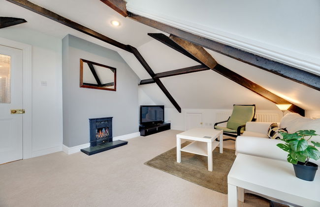 Percy Apartments - By Week2Week - Photo 1