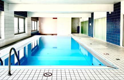 DOMspitzen-BLICK, cooles 2 Zimmer Apt mit Indoor-Swimmingpool auf dem Dach, Küche und Smart-TV - Foto 32