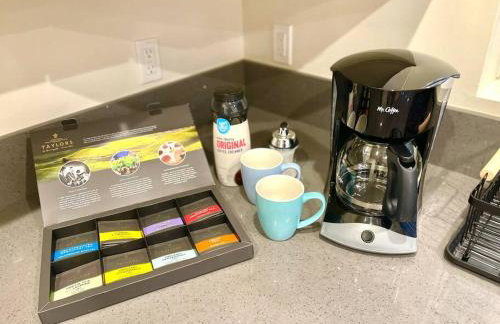 FuLLy LoAdeD ReSerVaTioN 3bed 2ba w Parking - Photo 19