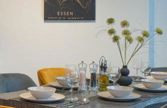 Modern, komplett saniert, in zentraler Citylage beim Kennedyplatz, voll ausgestatte Küche, offener Wohn- und Essbereich, helle Räume - Photo 17