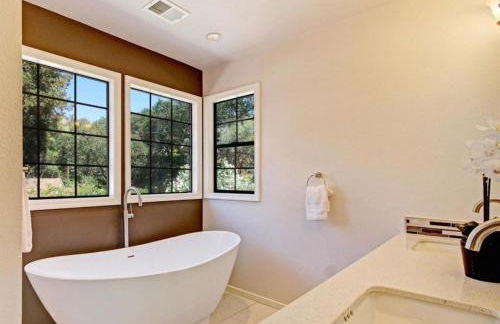 Sonoma Hideaway 3BD 2,5 BATH, Beautiful Patio and Garden - Foto 19