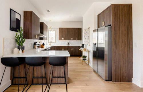 Bachelor/Bachelorette Mansion In the Heart of ATX - Photo 6