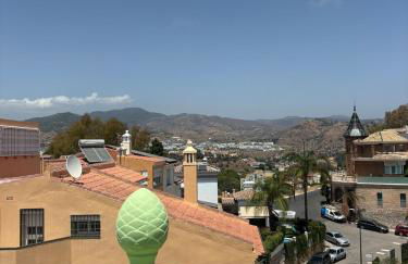 Luxury Villa with Panorama View and Heated Pool - Photo 34