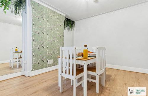 Liz's 4 Bed House: Close to the Motor Point Arena - Foto 34