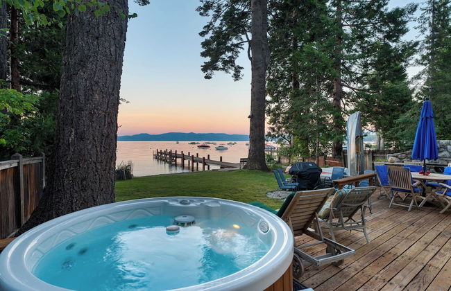 Lakefront Haven by Avantstay Minutes to Ski Resorts Private Dock - Photo 2