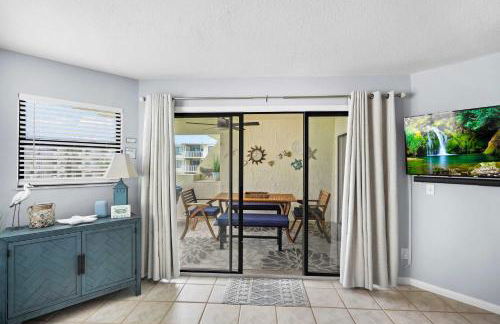 Stunning Ocean Views, Huge Patio, Heated Pool and Amenities! - Foto 11