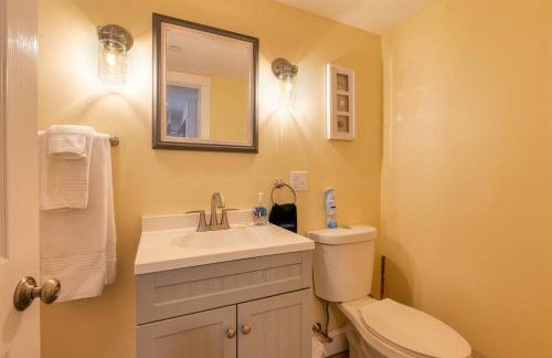 2BR Apt w/ 3 min Walk to downtown SWH - [Low Tide] - Foto 13