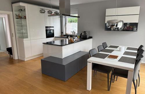 Doppelhaushälfte 125m2 3 Zimmer 2 Badezimmer Küche 5 Schlafplätze nähe Hamburg - Foto 2