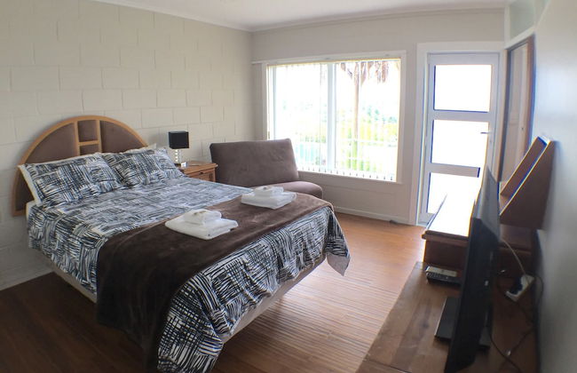 Sea Vista Apartments - Photo 3