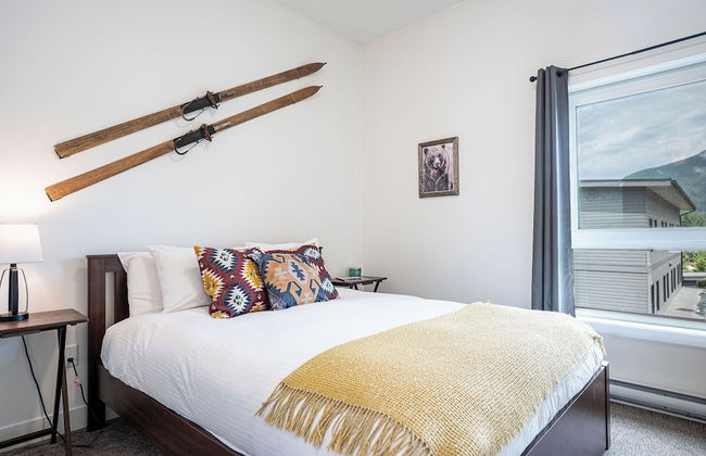 The Mac Shack by Revelstoke Vacations - Photo 4