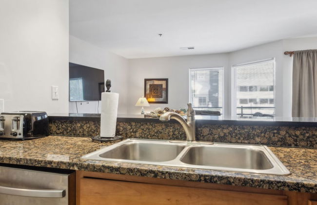 Shore to Please Condo With Pool Views of Beach - Foto 36