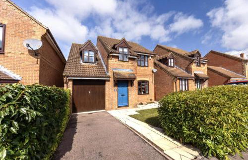 Detached House - Prime Location - Free Parking, Fast Wifi and Smart TVs with Sky TV and Netflix by Yoko Property - Foto 32