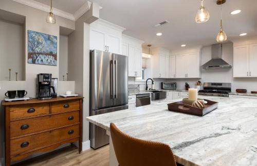 Lakefront Luxury at Stony Pointe - Foto 4