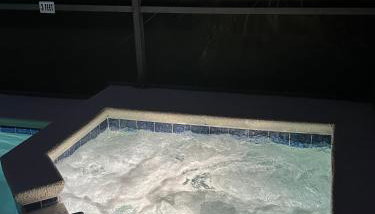 Sunny lake view villa with pool spa - close to attractions - Foto 3