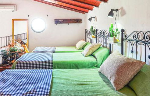 Cozy Home In Estepa With Kitchen - Photo 23