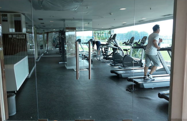 Quiet 3BRs pool and lake view - Photo 14