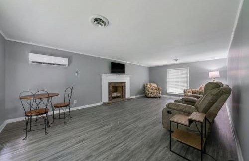 Dual Delight Stylish Duplex 2-Unit Home - Foto 2