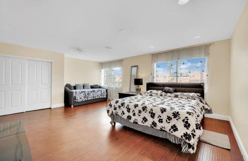 Spacious 6-bedroom house in Las Vegas - Photo 20