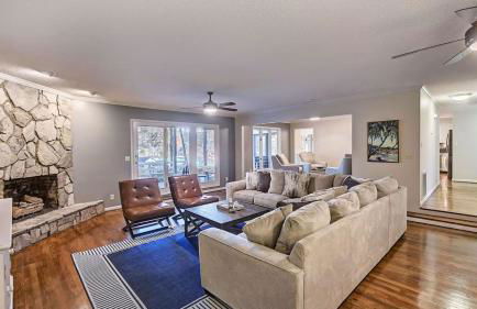 Lakefront Home Private Dock, Tiki Bar, Firepit Shore to Please by Avantstay - Foto 31