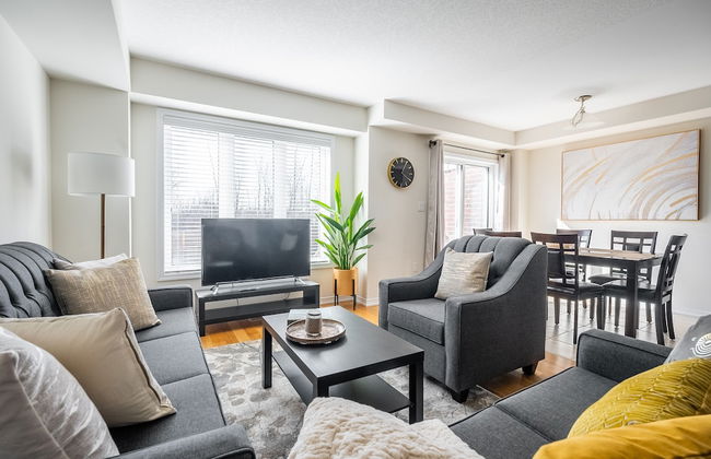 New 3BR Townhouse, Minutes to Niagara Falls and Brock University by GLOBALSTAY - Foto 1