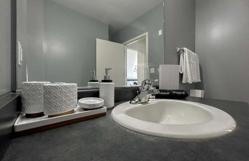 West Loop - City Views With In & Out Parking 2 - Photo 49