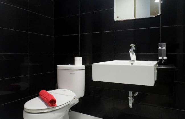 Classic Modern Studio Room Apartment at The Square Surabaya - Photo 9