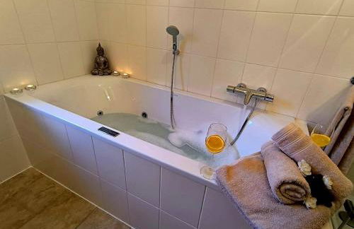 Luxuriöses, familienfreundliches Ferienhaus ,,Amy,, mit Whirlpoolwanne, Kamin und Garten - Foto 55