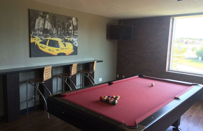 Residence & Conference Centre - Oakville - Photo 12