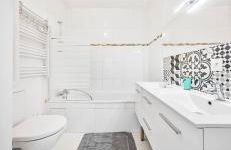 Calme et vert à 10 min de Paris, dans une résidence familiale et surveillée, 6 personnes avec sa place de parking et son jardinet Pas de fêtes - Foto 5