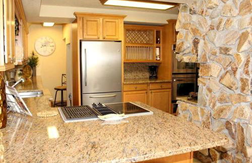 A-Frame Cabin Rental with Spacious Deck Overlooking the Cotee River, Florida - Foto 10