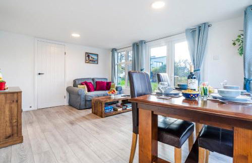 RIVER RETREAT- near Holloway U, Thorpe Park and Heathrow airport - Foto 14