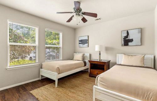 Serene SoCo Escape, Walk to Cafes and Free Parking - Photo 46