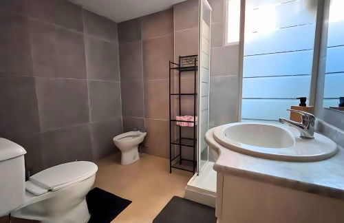 3-bedroom 2-bathroom flat ideal for families and nomads - Photo 33