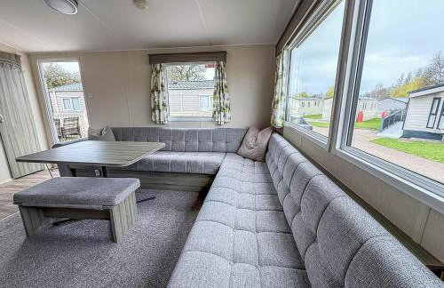 Lovely Caravan With Side Decking At Carlton Meres Holiday Park Ref 60038O - Foto 21