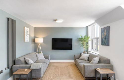 Stylish Apartment with Sea Views & Parking - Foto 1