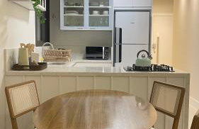 Novíssimo! Charmoso e a 3 minutos a pé da praia - Foto 9