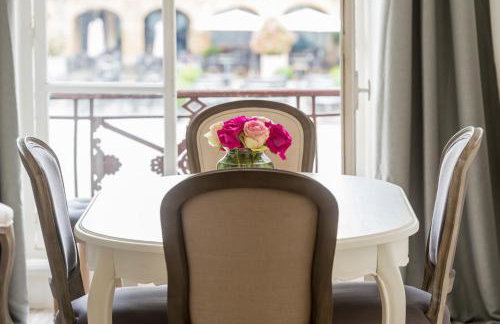 Suites Mana - Bleu Pacifique - Vue sur Place Ducale avec Parking privé inclus - Foto 1