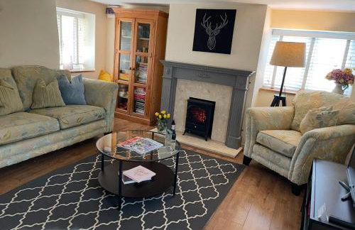 Lovely 2 Bed Victorian Cottage, Denford NN14 - Photo 3