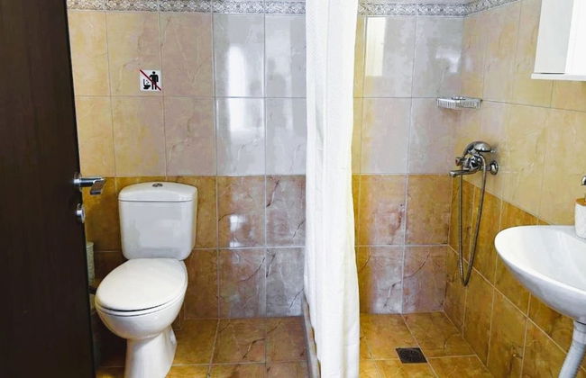 A & A Apartments 2 - Photo 32