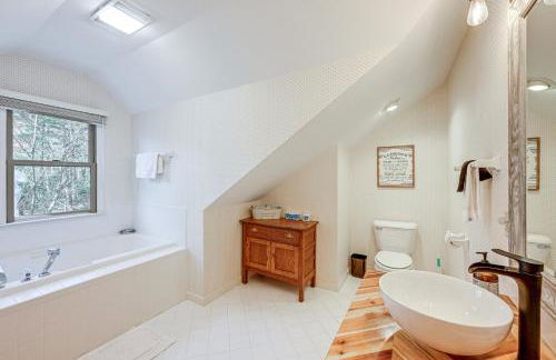 Less Than 1 Mi to Marina Ford Mountain Retreat with Deck - Foto 24