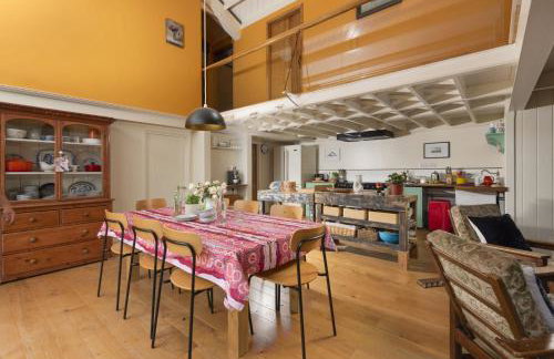 Master Shipwrights House - Great Location - Free WiFi & Parking - Fireplace - Photo 3