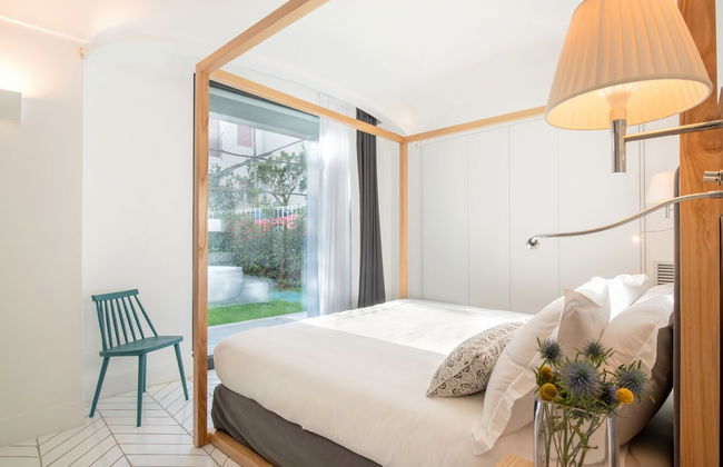 Luxury Suite with Garden and Jacuzzi - Photo 2