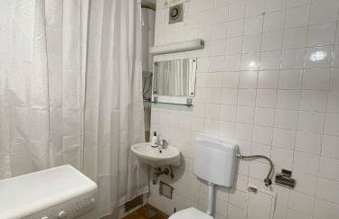 Mandic Apartment - Self check-in - Free Parking - Free WiFi - Fully Air-Conditioned - Foto 12