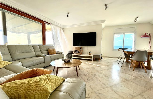 Luxurious Sea View 3BR Pool Spa and Gym - Foto 13