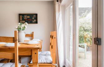 Cosy Cotswolds Farm Stay with Log Burner - Peaceful Winter Retreat - The Dairy - Foto 25