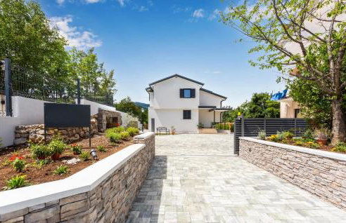 Amazing Home In Jurdani - Foto 14