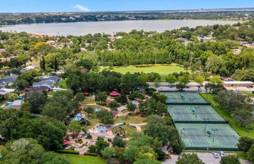 Luxury Heated Pool Home, Hot tub, King bed suite - Foto 33