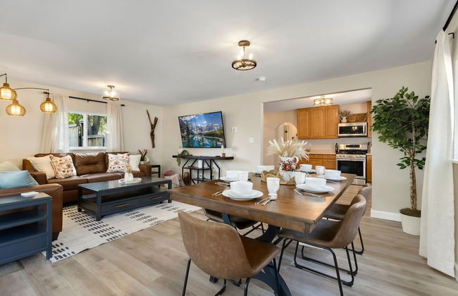 Downtown Windsor Home With Hot Tub & Pool Table - Foto 32