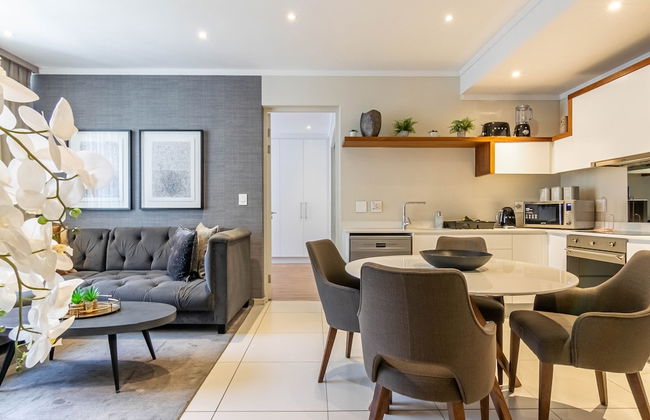 Sandton Smart Apartment Thirteen - Photo 17