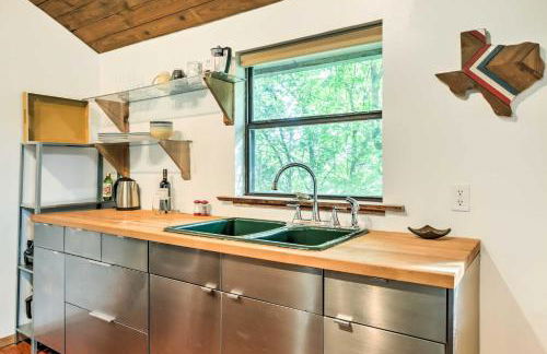 2 Mi to Dtwn Pet-Friendly Austin Studio with Yard - Foto 13